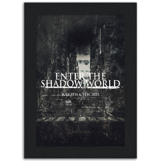 Poster premium en papier mat encadré en bois Enter The Shadow World